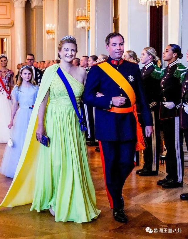 我觉得姐姐们肯定rua夏尔了废黜王室组希腊王储帕夫洛斯,王储妃玛丽