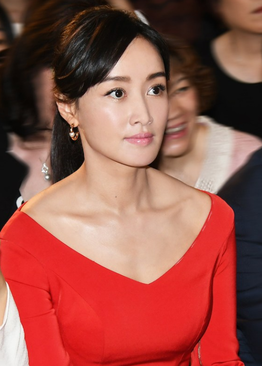 主持人赵子琪:跨界当演员,让两个男人为她离婚,她有何魅力?