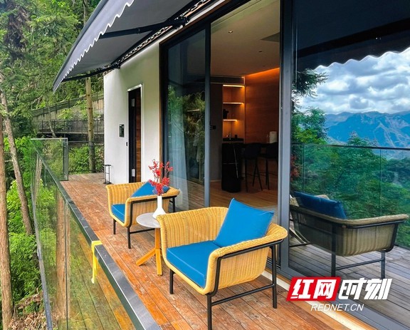 助力湘西州首届旅发大会十八洞地球仓别有洞天
