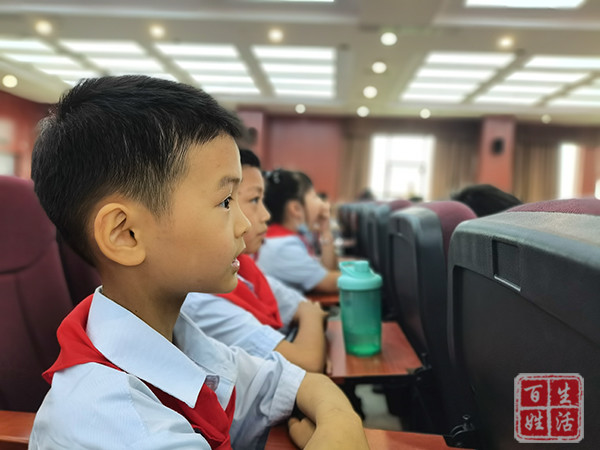 郫都区城南小学举行20212022学年下期课程表彰大会