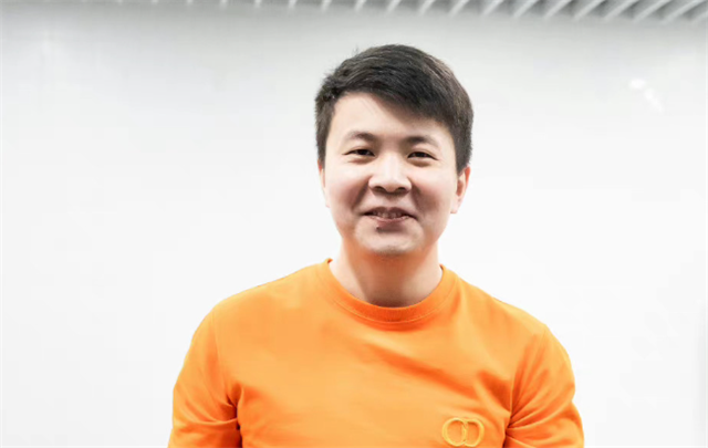 edg选手圣枪哥,老板朱一航硬刚粉丝:我觉得bp没出错,你行你就来