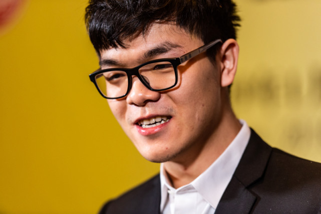 柯洁的绝望、妥协和坚持，AI真的会毁掉围棋的魅力吗？_腾讯新闻