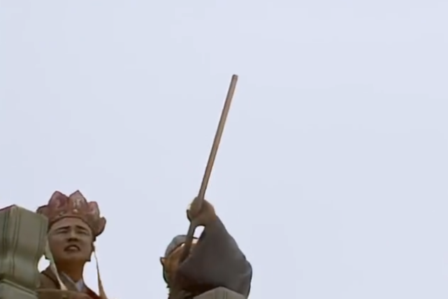 在与虎力大仙比试求雨的时候,唐僧的表情没有做好管理,出现了失误,孙