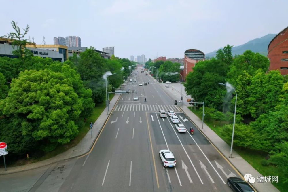 据了解,璧山区还在璧青路(奥康大道与璧青路交汇点至铁山路与璧青路
