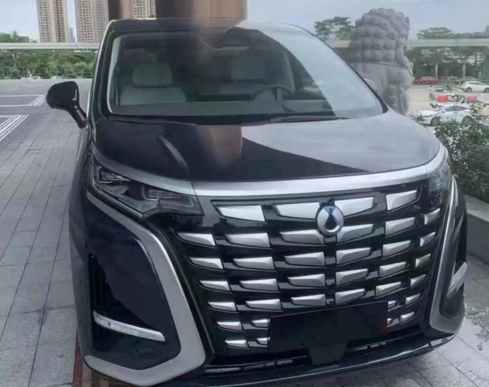 没有byd车标封印腾势mpv价格放飞订单超两万沾了奔驰的光