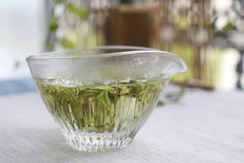 忽觉夏至|白茶,红茶,绿茶,普洱茶,哪种茶更适合盛夏喝?_腾讯新闻