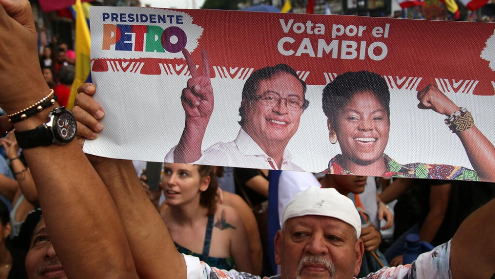 哥伦比亚选出首位左翼总统，拉美“左翼兄弟会”发来贺电