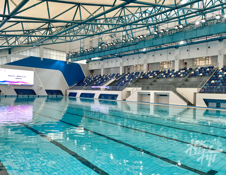 "这次改造工程,游泳馆的外立面没有改动,主要是内部核心设施设备做了