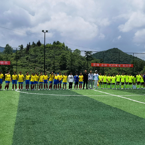 6月18至20日,织金县东片区8个乡镇中学在猫场镇第一足球场举行为期3天