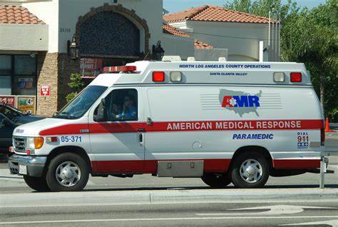 美国医生在救护车上侵犯多名女患者被判刑致一名孕妇流产