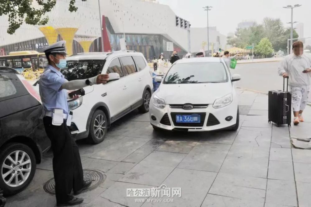 万达广场,西城红场作为哈西地区的热门商圈,车流人流密集,并集中在