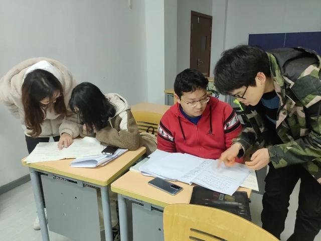 全班保研!毕业照是这样拍的