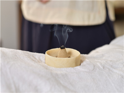 刺激组织,以调和气血,疏通经络,从而达到防病健体的一种中医特色技术