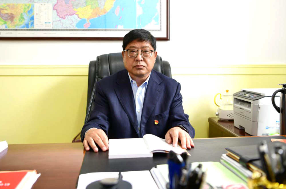 书香林海阅润森工好书共分享张新华为您推荐苦难辉煌