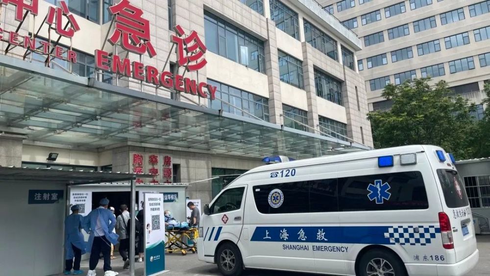 今天起周浦医院全面恢复门急诊及住院服务小布带你看现场