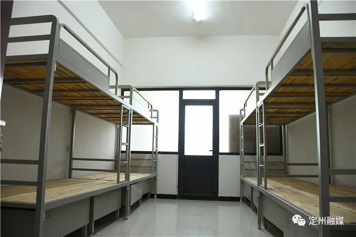 直击定州市第一中学建设现场,已满足高一学生搬迁入驻条件!_腾讯新闻