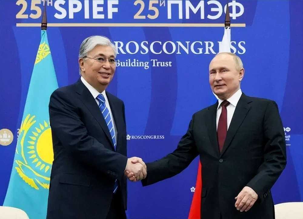 哈萨克斯坦拦下1700节煤炭？要与俄打“贸易战”？俄哈会翻脸吗？