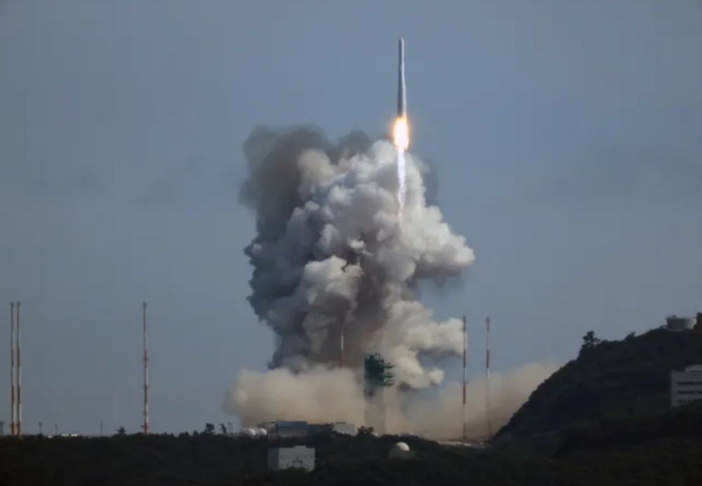 韩国宣布成功发射“世界号”国产火箭：研发12年首射曾失败
