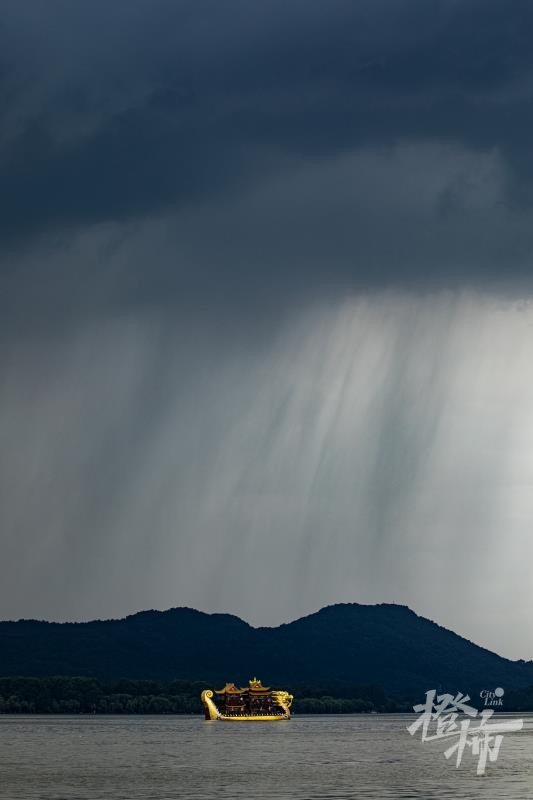 絕美大片|帶你感受今日西湖的局部陣雨!