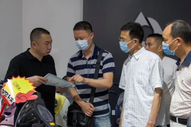 成都市市场监管局副局长李可带队到四川天府新区调研