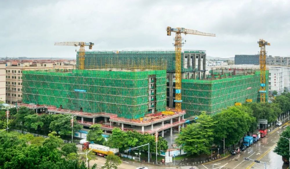 立体智能冷库在深圳宝安封顶07此外,为方便智恒产业园片区市民出行,6