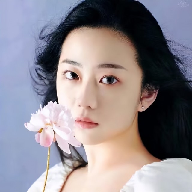 女星黄安仪深圳过周末,自曝一天日常花费992元,网友吐槽太高了