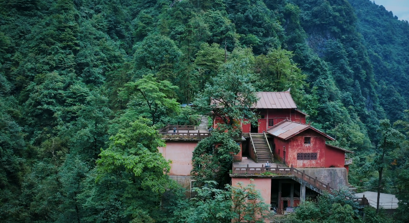 看省运游峨眉峨眉山遇仙寺有个美丽的传说