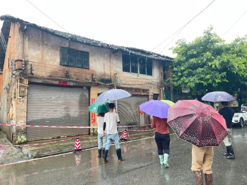 南雄市雄州街道紀工委書記 丘計林:從16號開始,一有大雨的預警,我們就