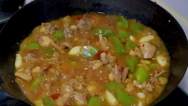 四川特色山椒兔的家常做法,肉質鮮嫩開胃下飯,沒出鍋都咽口水了