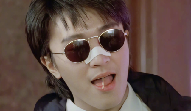 是周星驰的颜值始终在线,哪怕是年纪大了,也依然帅得三百六十度无死角