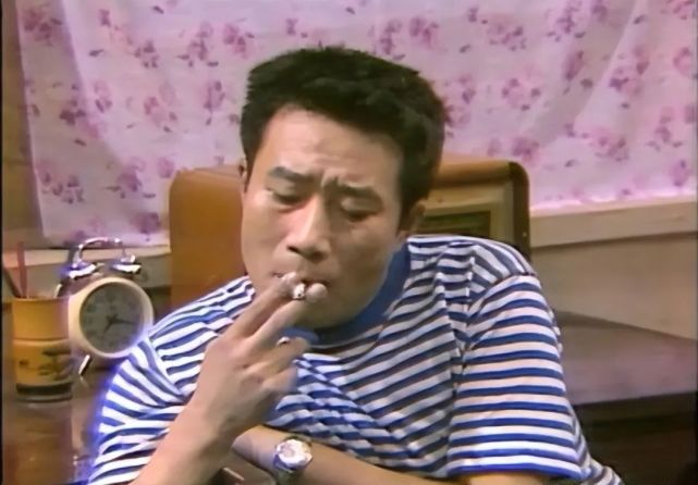 再者,《渴望》中的所有人物都有一种时代的宿命感,以刘慧芳为例,她