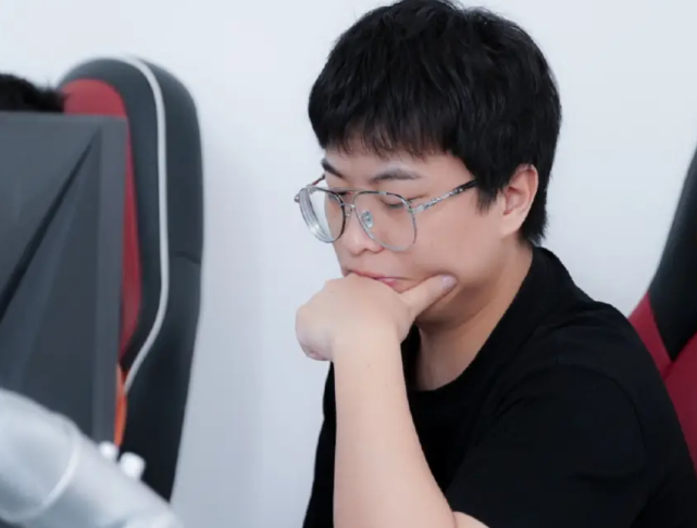 ag张角正式转型直播,走上月光的老路,认证"kpl国服元歌"太精髓