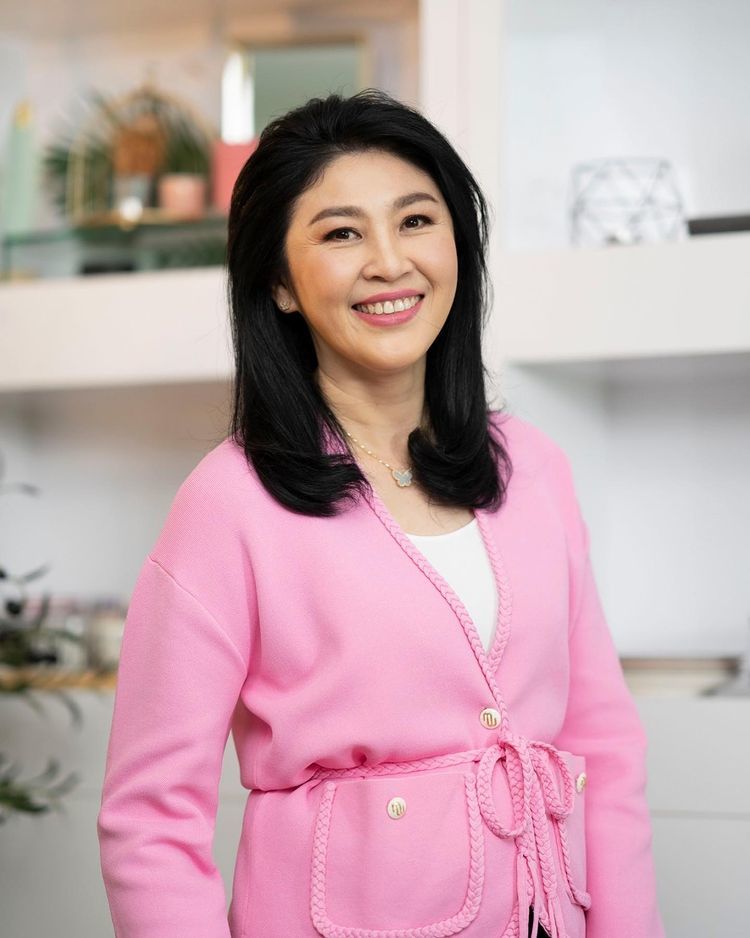 泰国前女总理英拉庆祝55岁他乡过得很舒心让侄女继承了家业