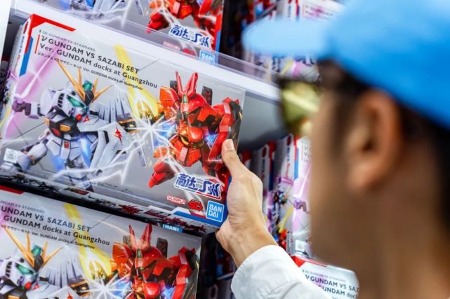 一天逛下来,发现这次广州首届高达动客展不止是模型手办展,还有众多