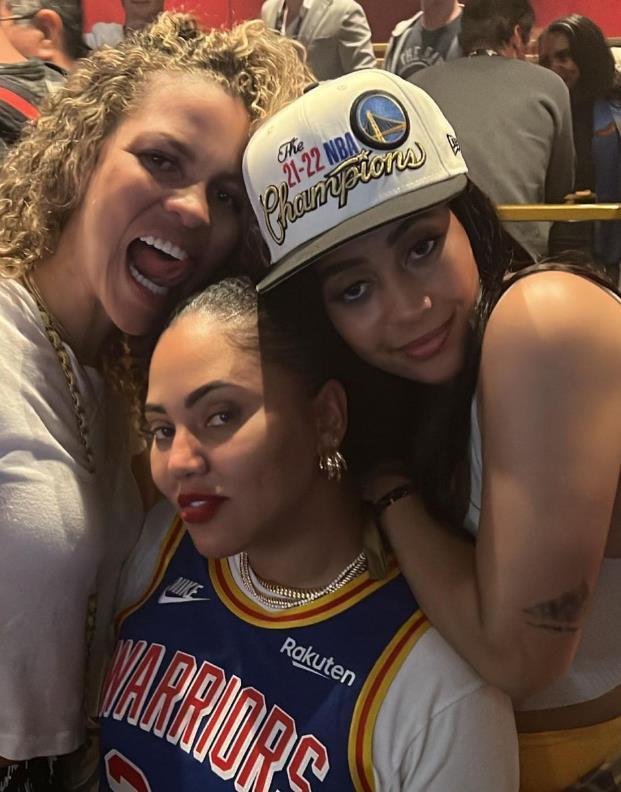 nba冠军之夜,勇士太太团玩疯了,烂醉在浴室,地板,桌子上