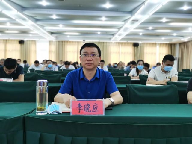 统战部长李晓应,县人大常委会副主任孙树文,县人民政府副县长洪加朗