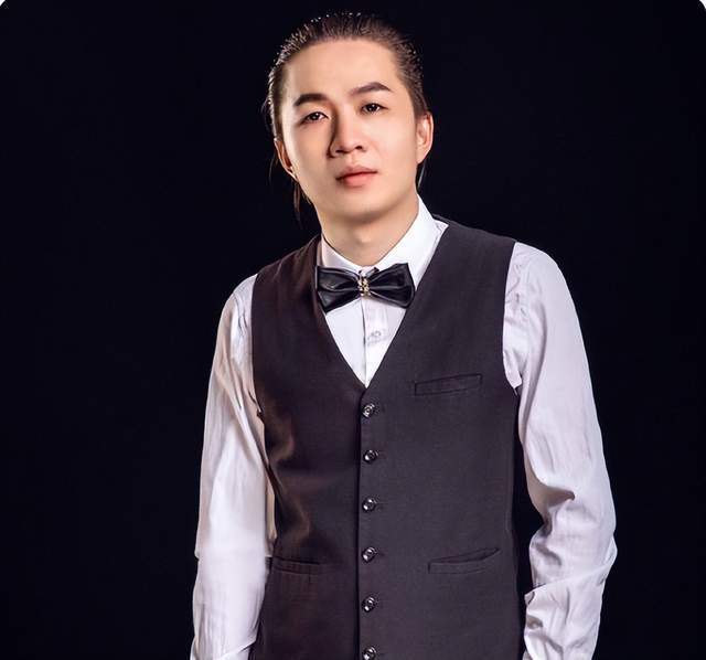 德华生日会cos哪吒主播纷纷给德华送上生日祝福