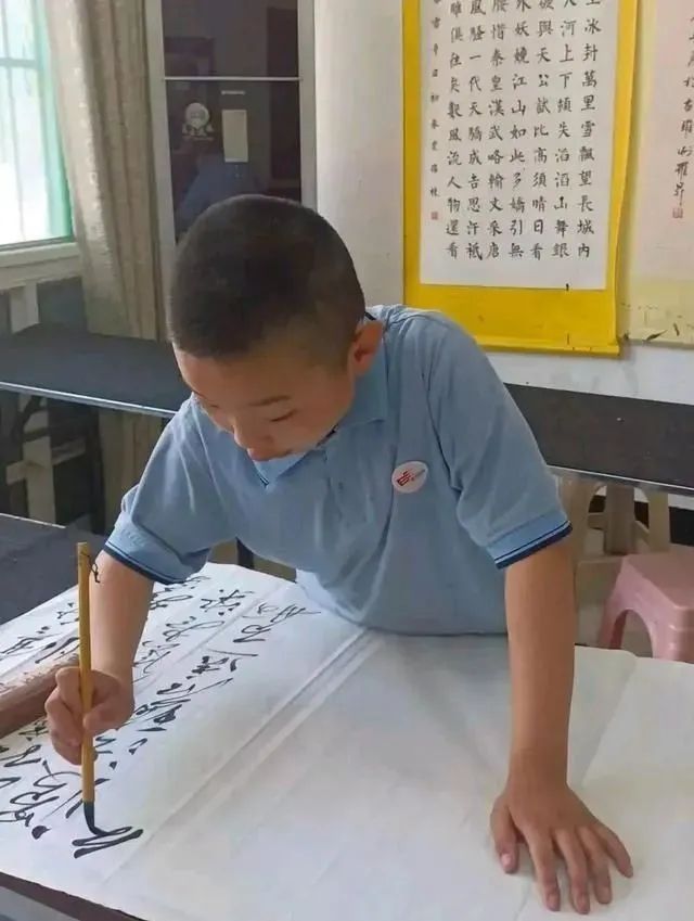 十二岁神童张晓博,堪称全能小书家,精通各种书体,不输书法家_腾讯新闻