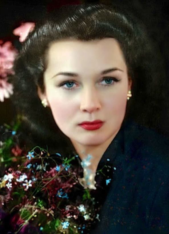 伊朗末代王后:母凭子贵坐稳后位,结局却比前两位"姐姐"还惨