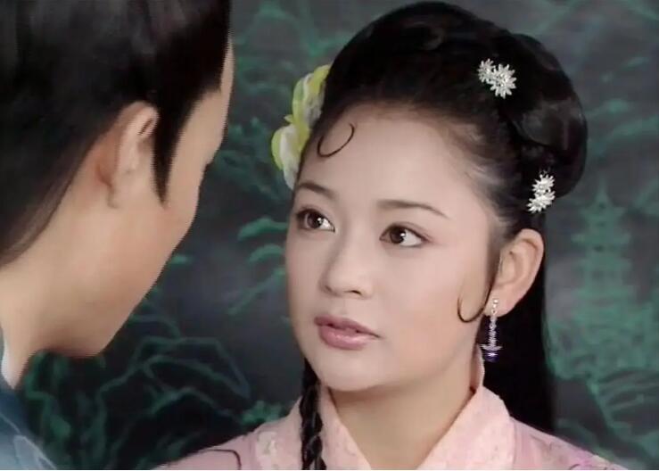 就连饰演反派方小巧的陈佳妍,同样也是以颜值和气质著称的女演员,曾在