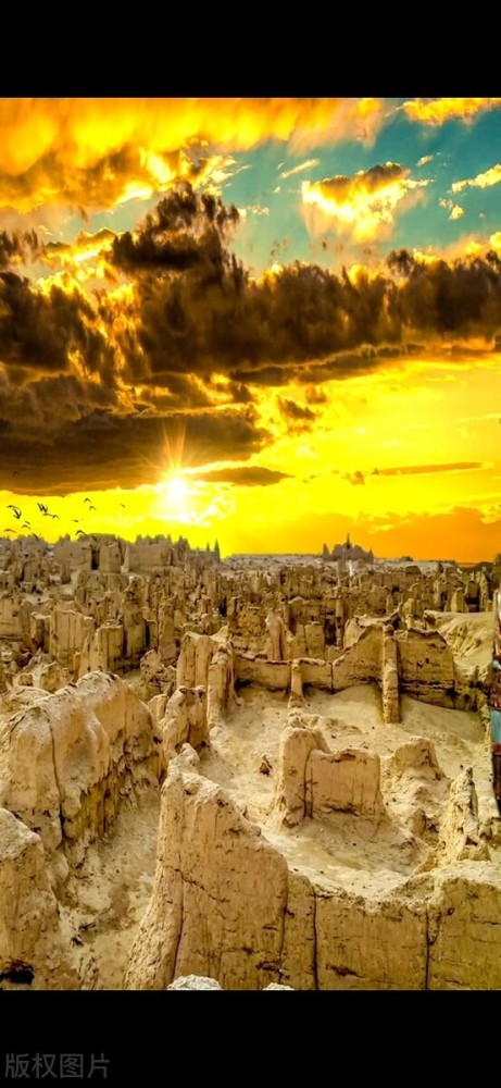 最初知道楼兰是在一句诗中,从此,楼兰古国就一直给人一种神秘的色彩