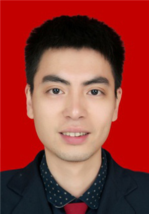 因年少家庭经济困难,得益于社会爱心帮助,安启龙顺利完成学业.