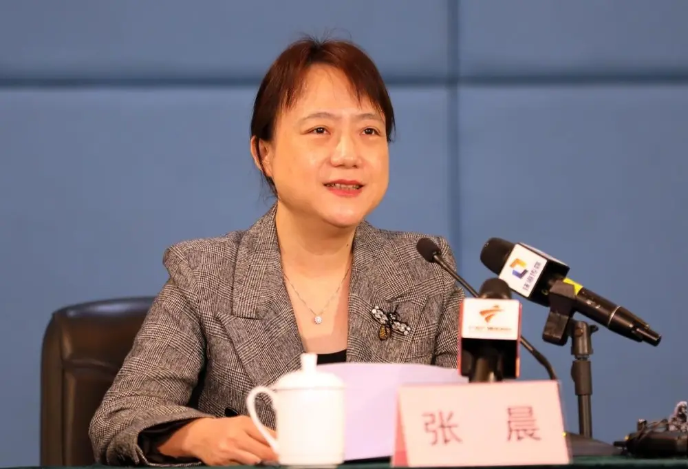 值得一提的是,张晨是致公党广东省委会新一届主委和副主委中,唯一一名