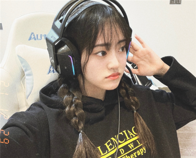 jkl跟女友合力"宠粉"?设置新自动回复:他是真的不怕被爆破啊