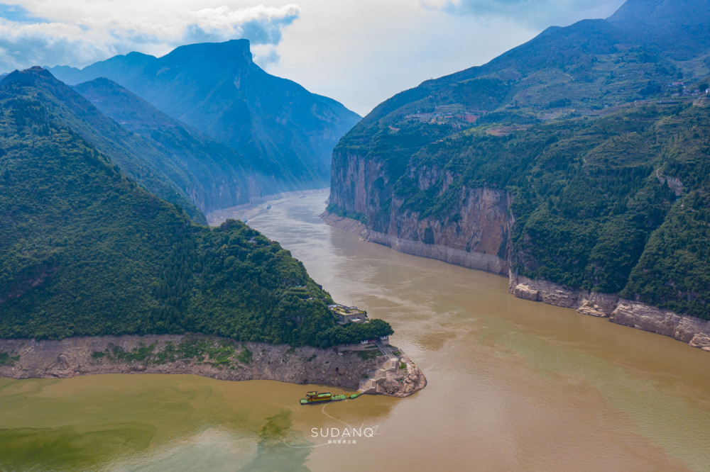 長江三峽之瞿塘峽究竟有多驚險杜甫形容險過百牢關太震撼