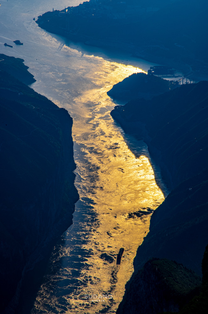 重庆奉节为何是"兵家争夺之地"?登三峡之巅,险峻位置震撼人心_腾讯新