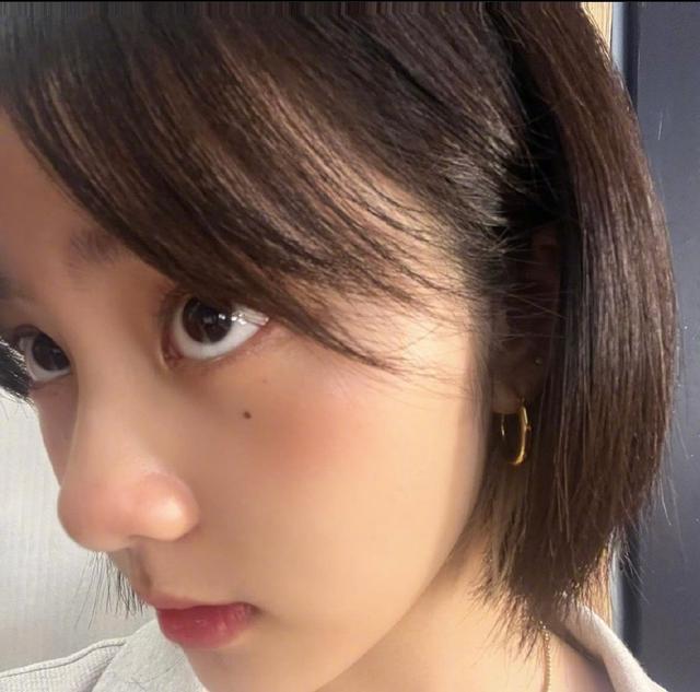 黄多多的优秀是我们无法否认的,祝福她未来依旧可以勇