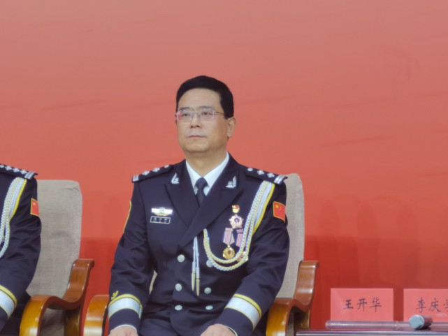 名单如下:全国优秀公安基层单位代表:滕州市看守所所长王开华;公安部