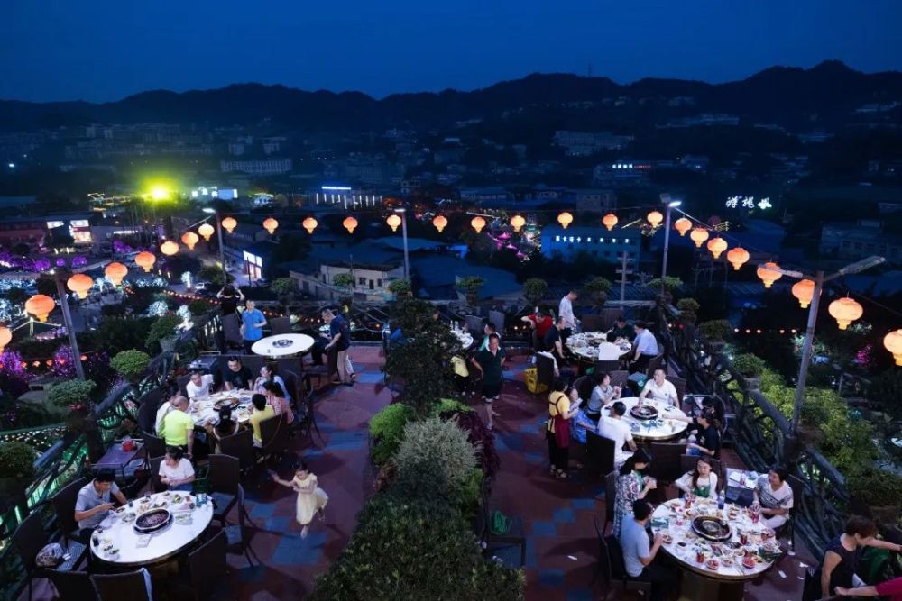 会员佳作刘嵩食在山城无处不火锅