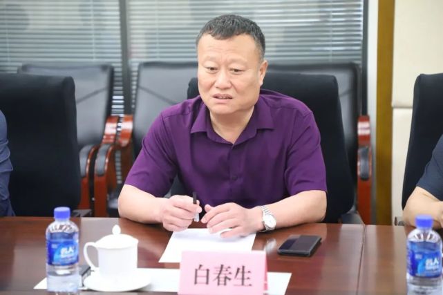 座谈会由市院检委会专职委员白春生主持,各县区院详细汇报了民事检察